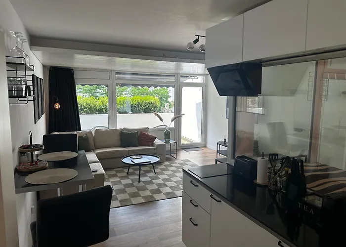 Urban Studio Apartment Mit Designerbad Sehr Zentrale Lage 5 Minuten Zu Fuss In Die Innenstadt